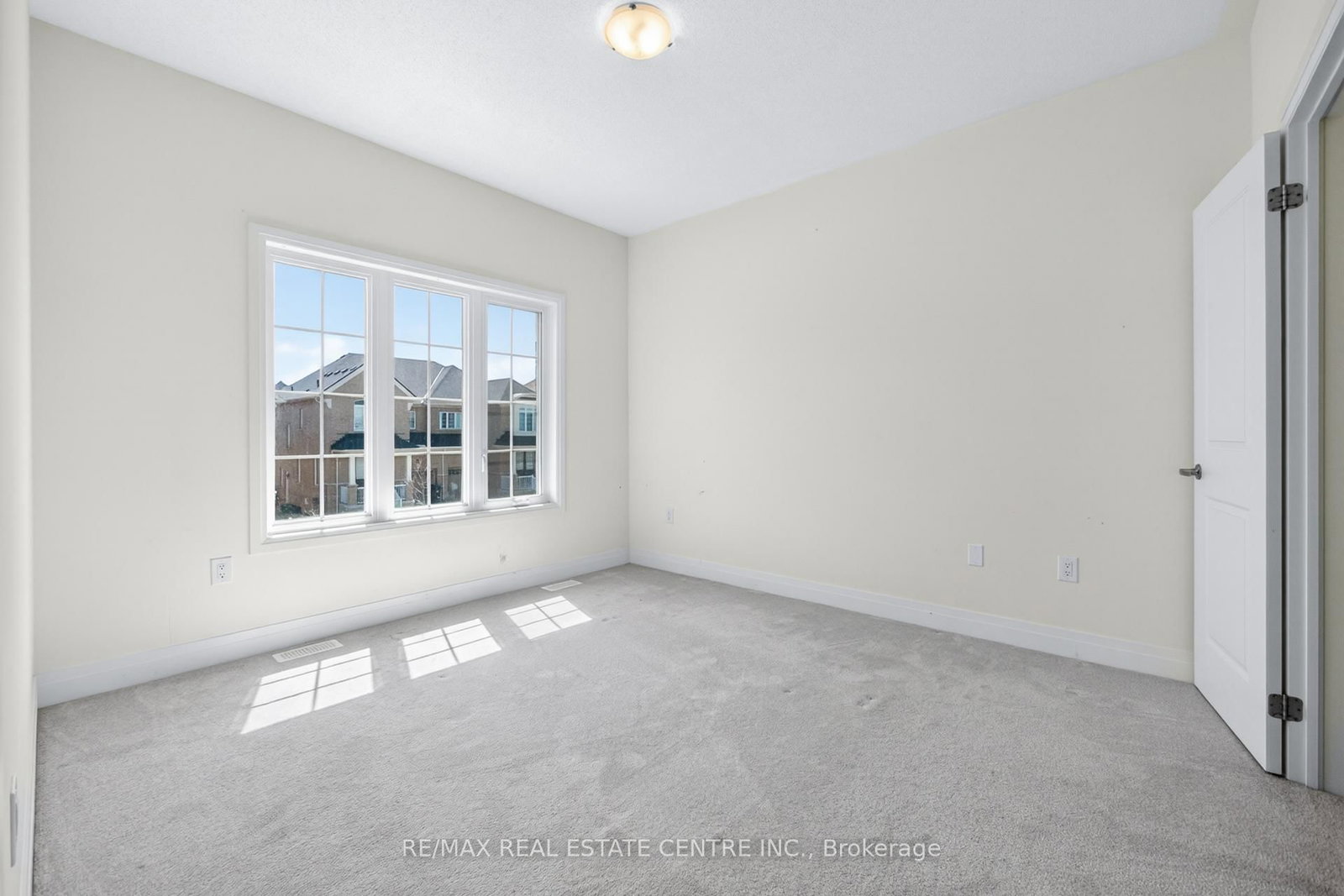 423 Royal West Drive - Photo 21