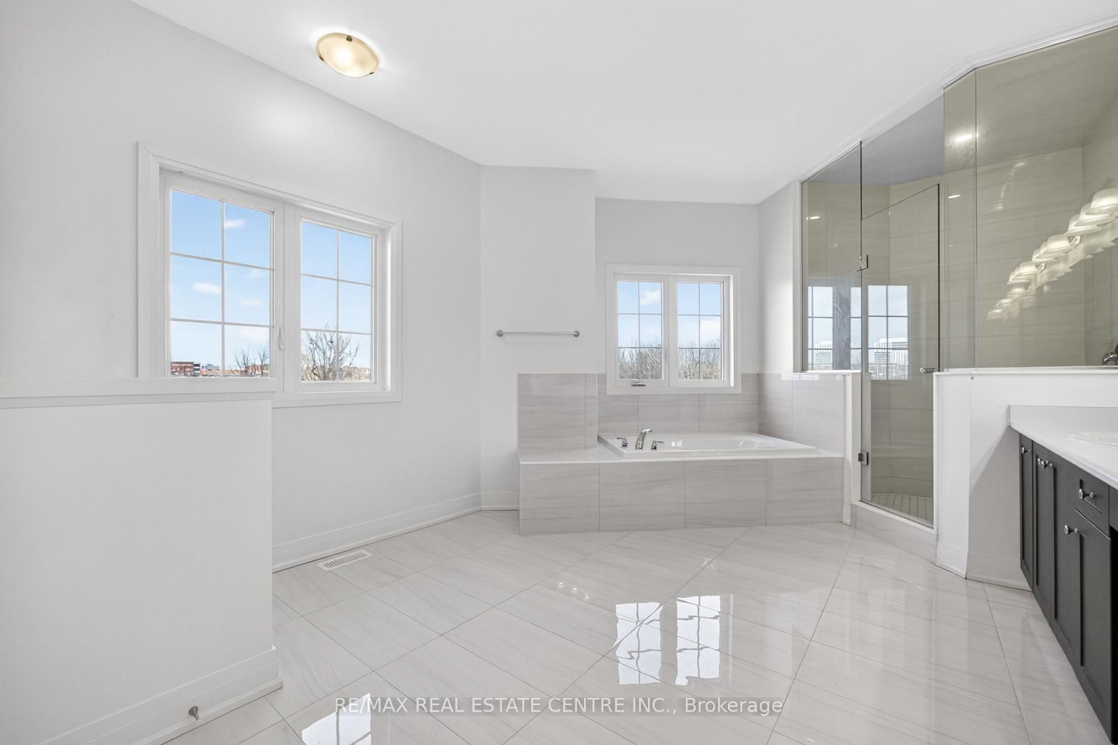 423 Royal West Drive - Photo 38