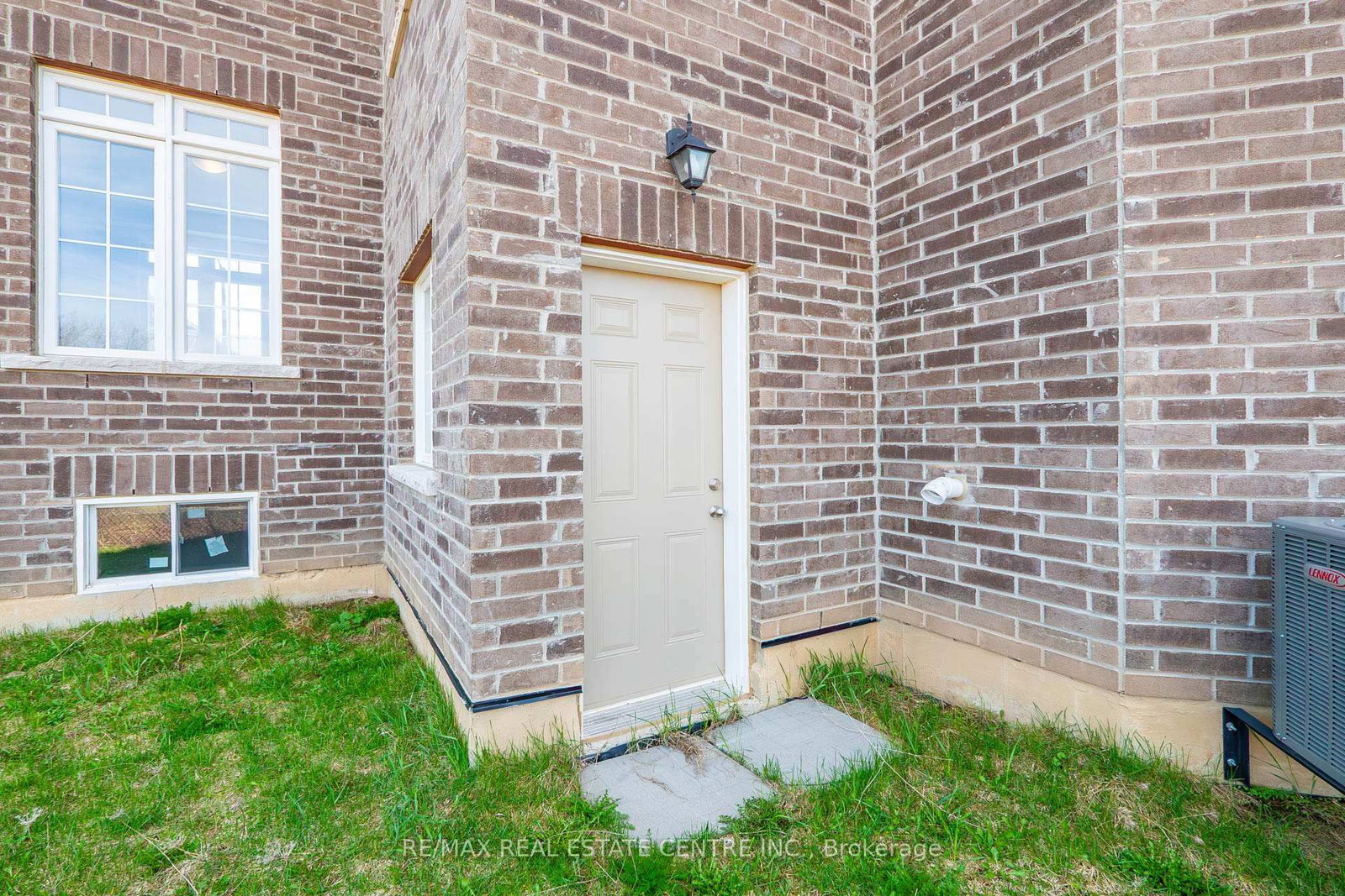 423 Royal West Drive - Photo 40