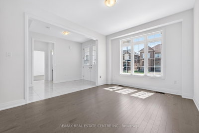 423 Royal West Drive • Brampton, ON photo 9