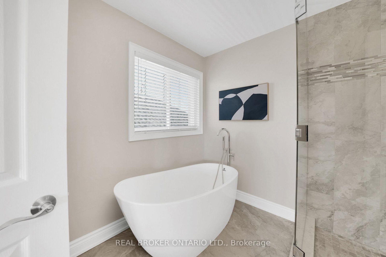 217 Ellis Crescent - Photo 19