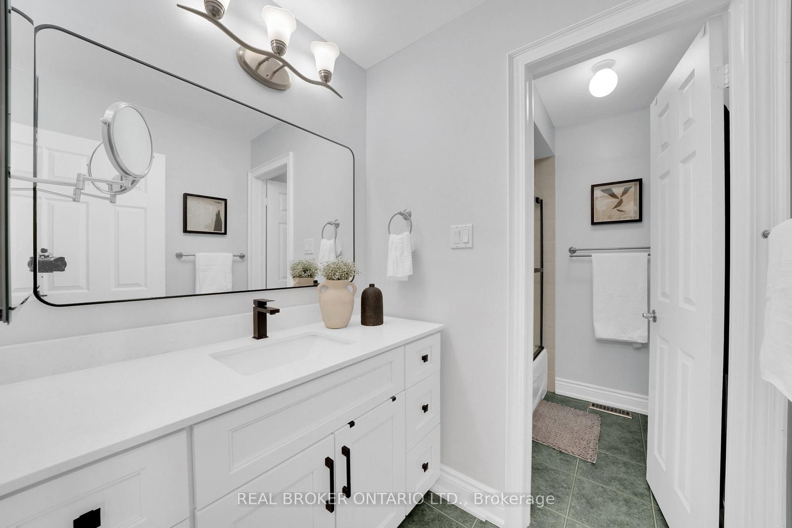 217 Ellis Crescent - Photo 21