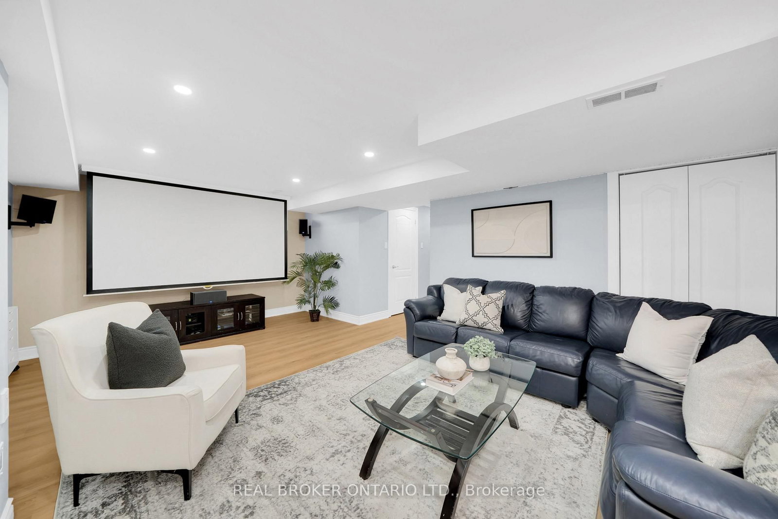 217 Ellis Crescent - Photo 29