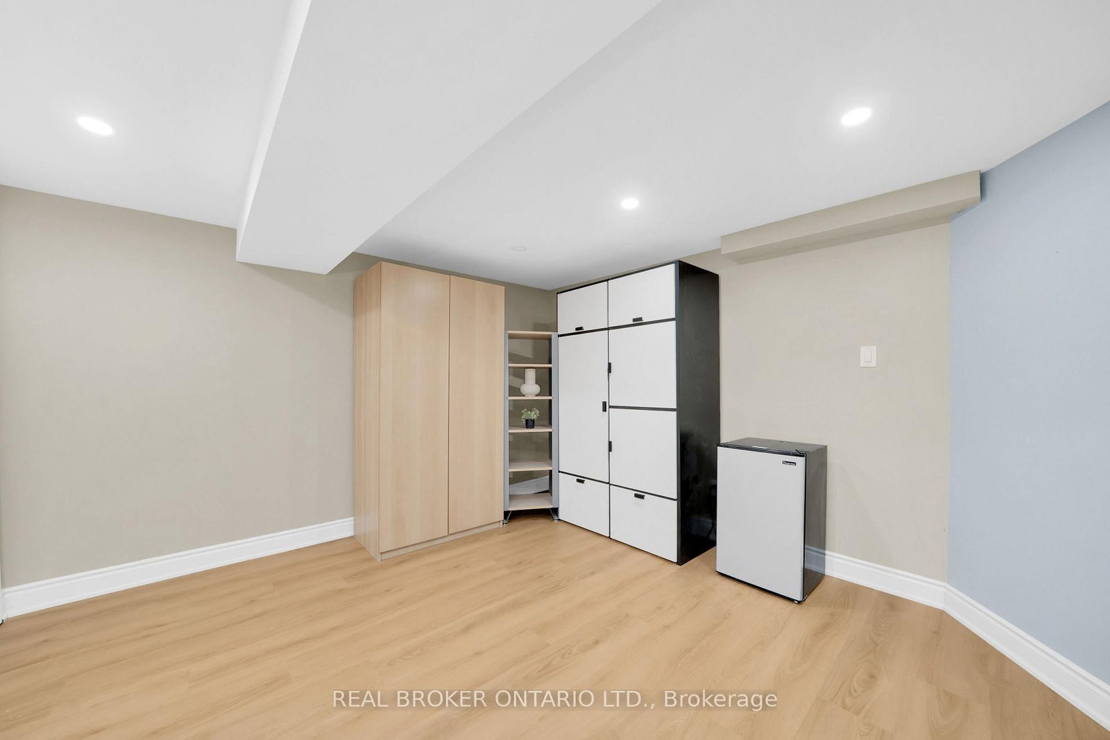217 Ellis Crescent - Photo 30