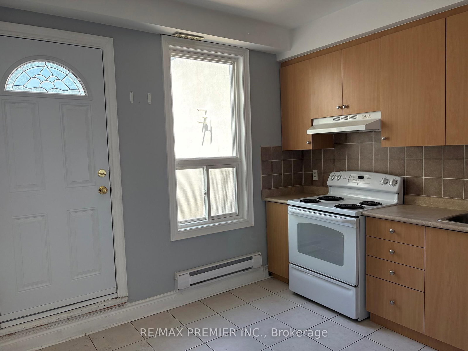 938 Bloor Street W, Unit Upper - Photo 8