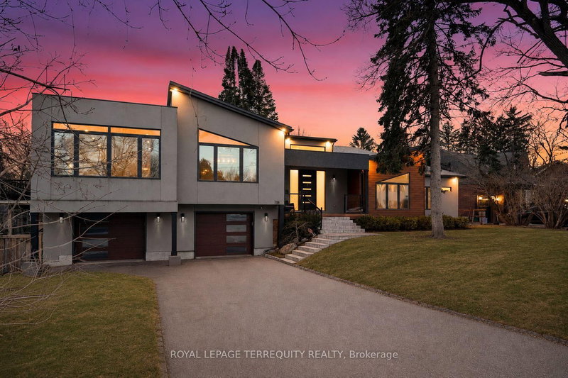 716 North Shore Blvd E, Burlington, Ontario