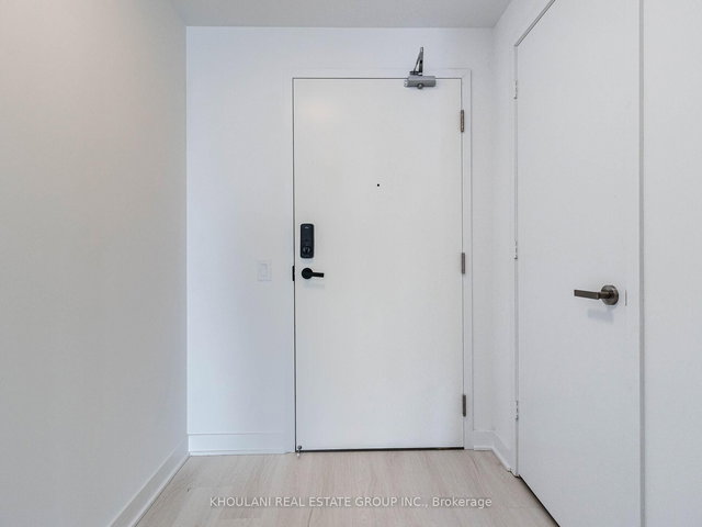 2212 - 3900 Confederation Parkway