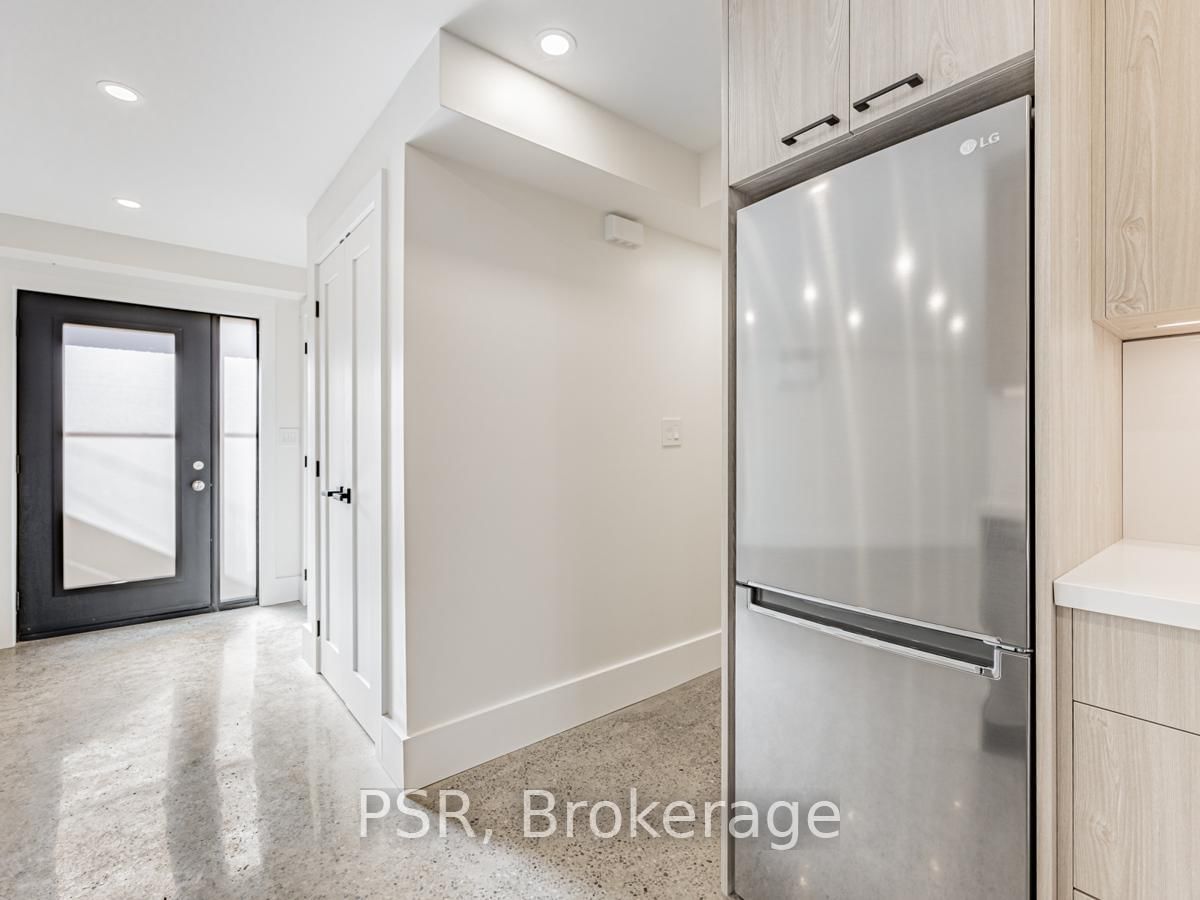 33 Parkway Avenue, Unit B - Photo 5