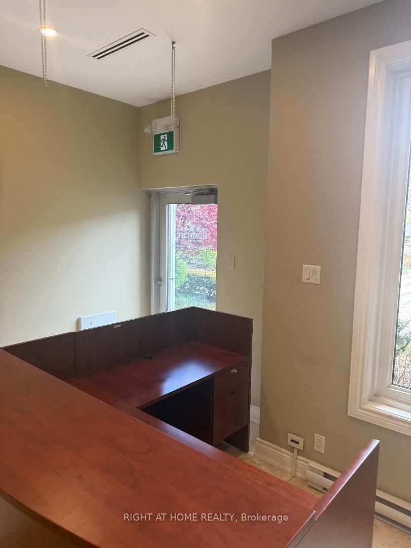 4304 VILLAGE CENTRE Court, Unit LOWER