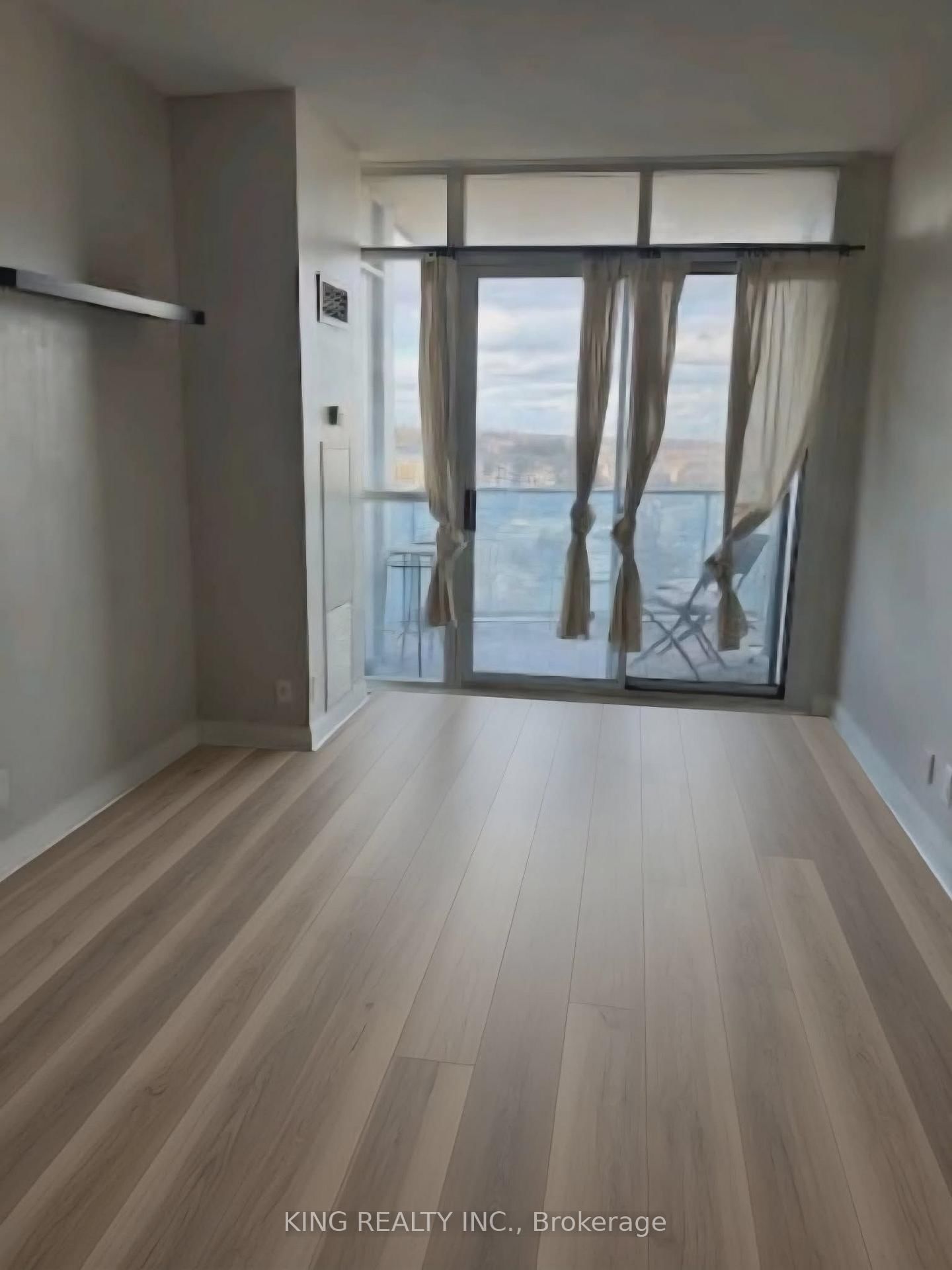 80 Absolute Avenue, Unit 710 - Photo 4