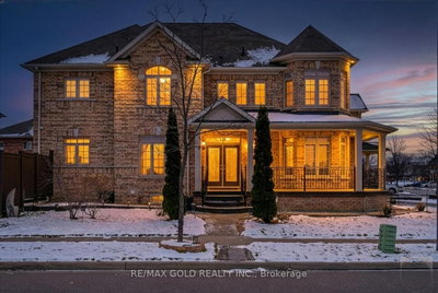 7-bed Detached House · 15 Vanwood Cres
