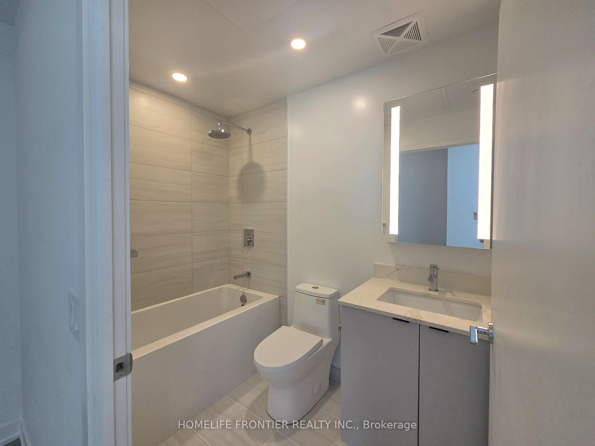 285 Dufferin Street, Unit 822