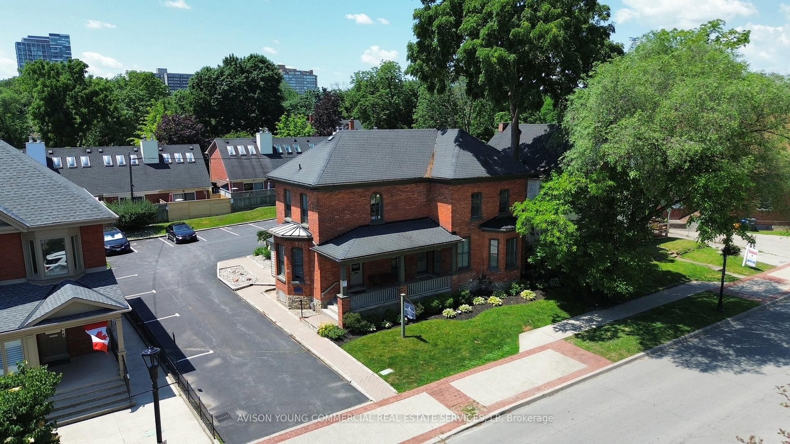 464 Locust Street