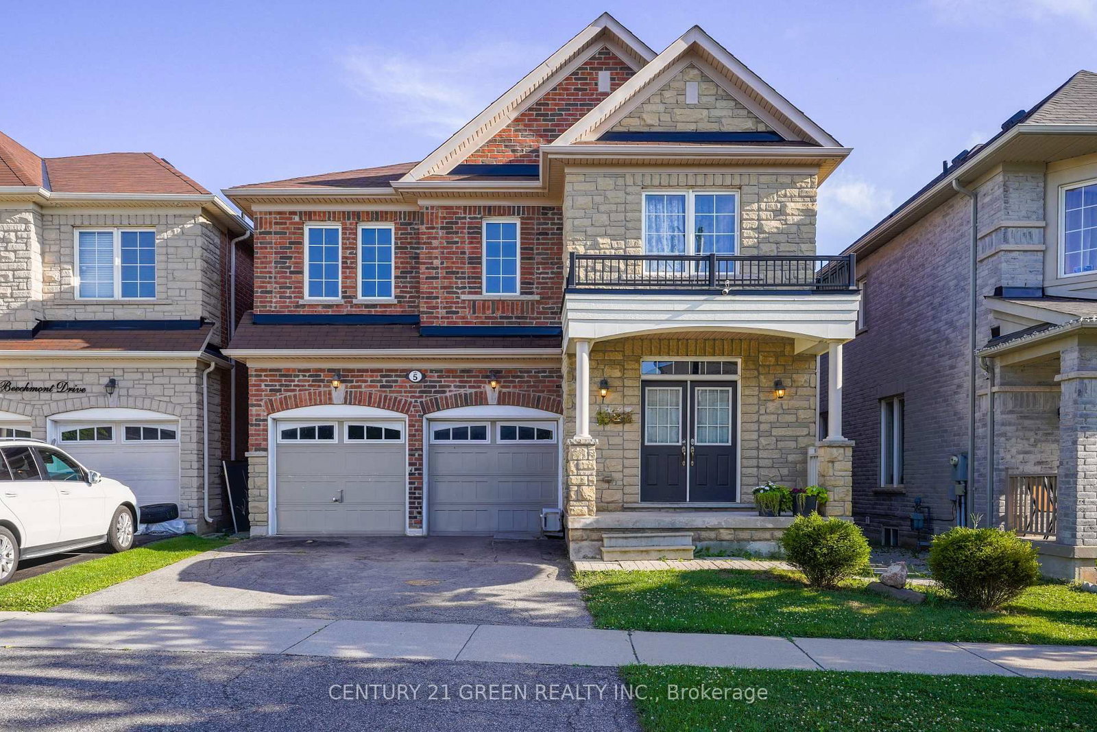 5 Beechmont Drive, Unit Basement