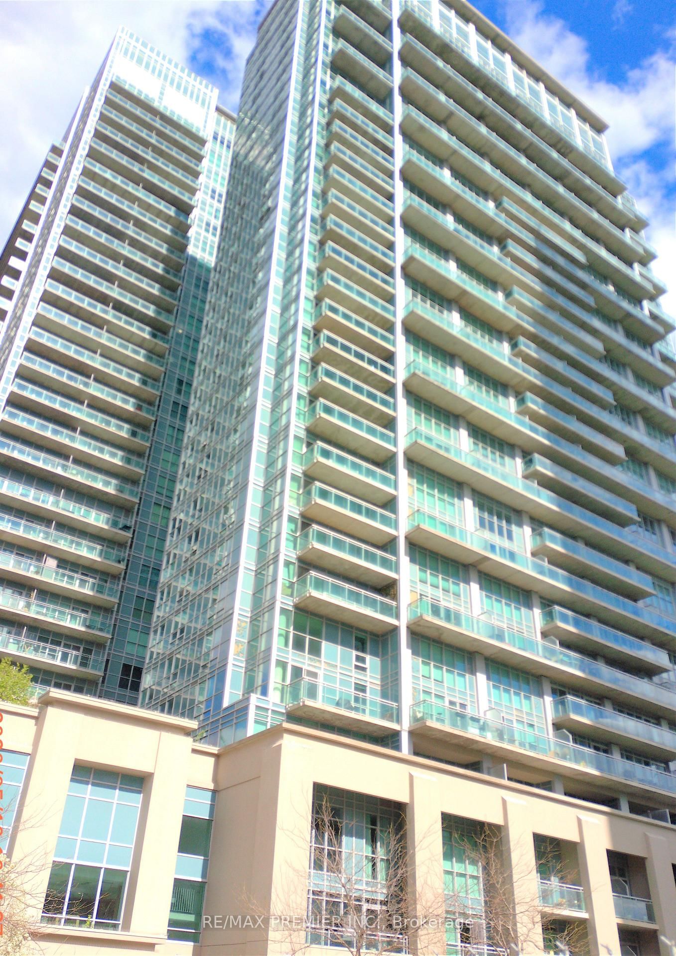 165 Legion Road N, Unit 1525
