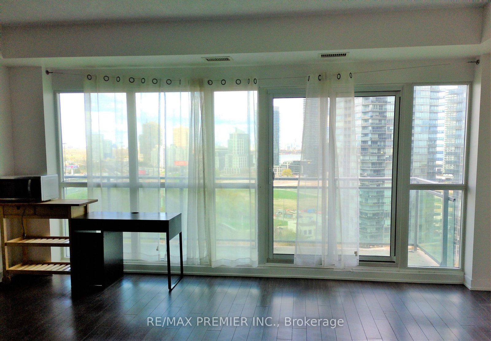 165 Legion Road N, Unit 1525 - Photo 9
