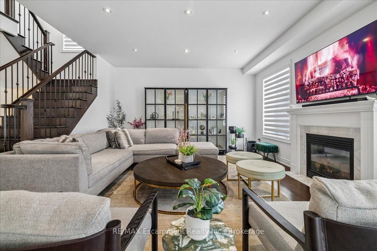 2400 Spring Meadow Way • Oakville, ON photo 10