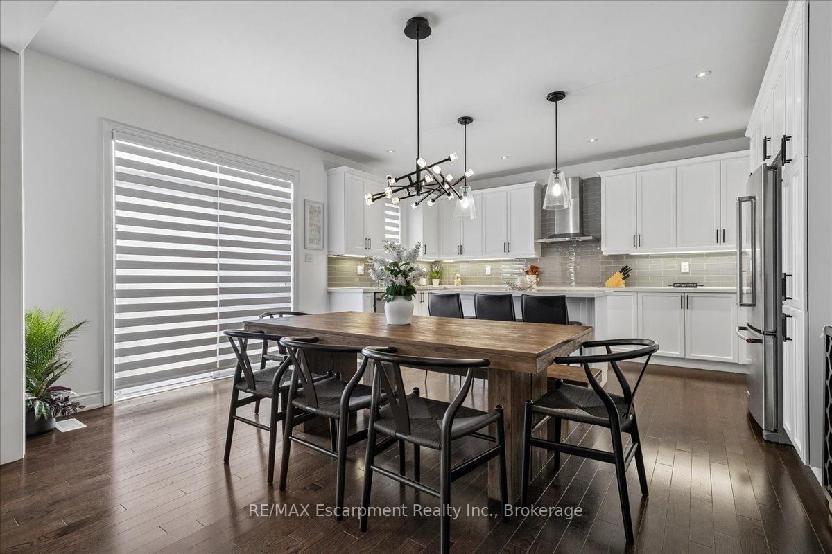 2400 Spring Meadow Way • Oakville, ON photo 15