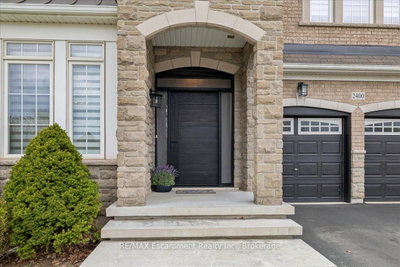 2400 Spring Meadow Way • Oakville, ON photo 2