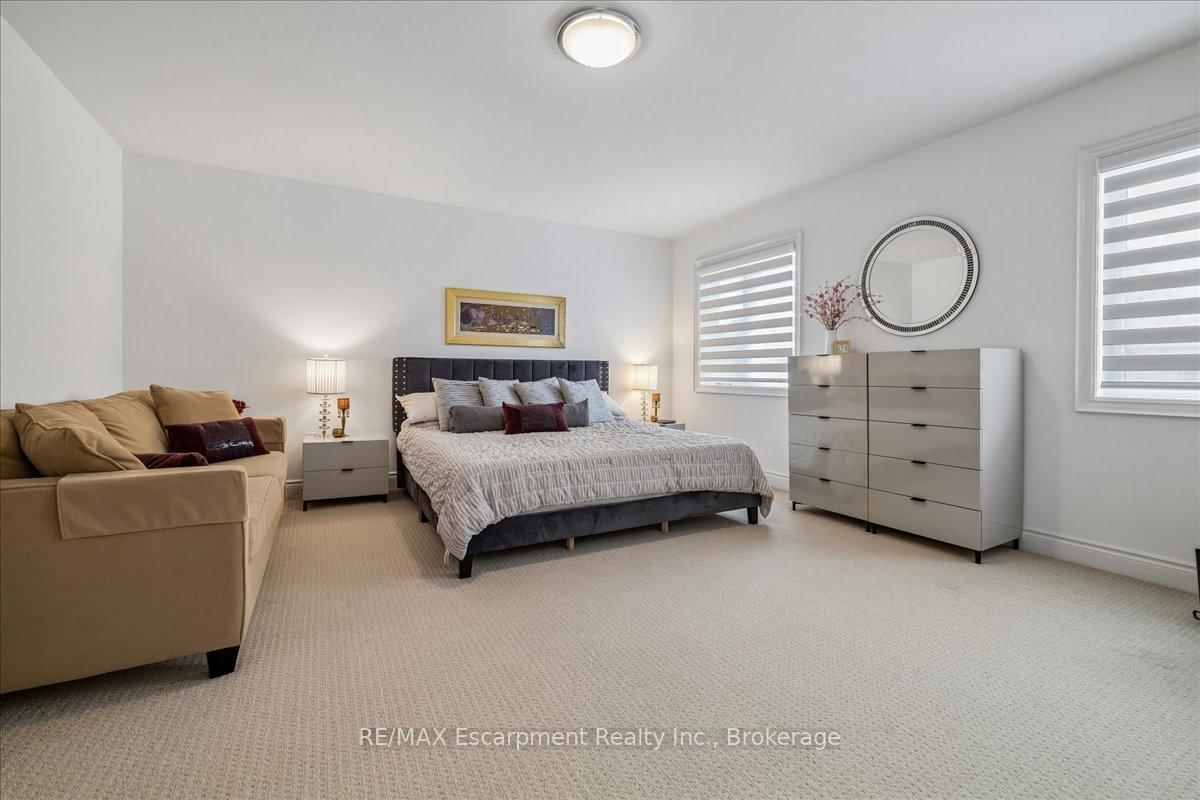 2400 Spring Meadow Way • Oakville, ON photo 25