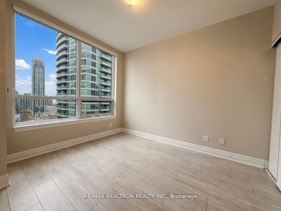 30 Elm Drive W, Unit 1011 - Photo 8