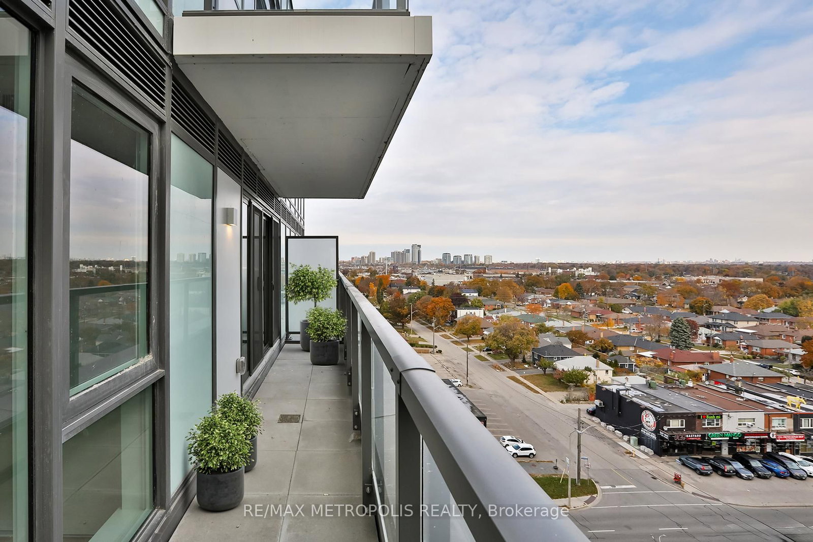1195 The Queensway, Unit 905 - Photo 6