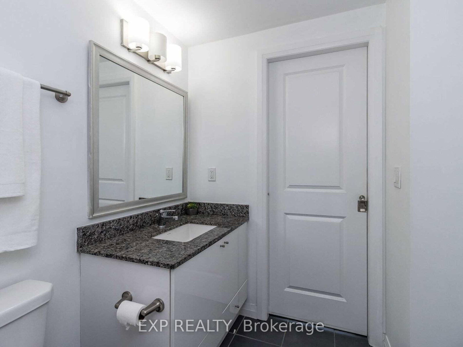 75 Eglinton Avenue W, Unit 2005 - Photo 11