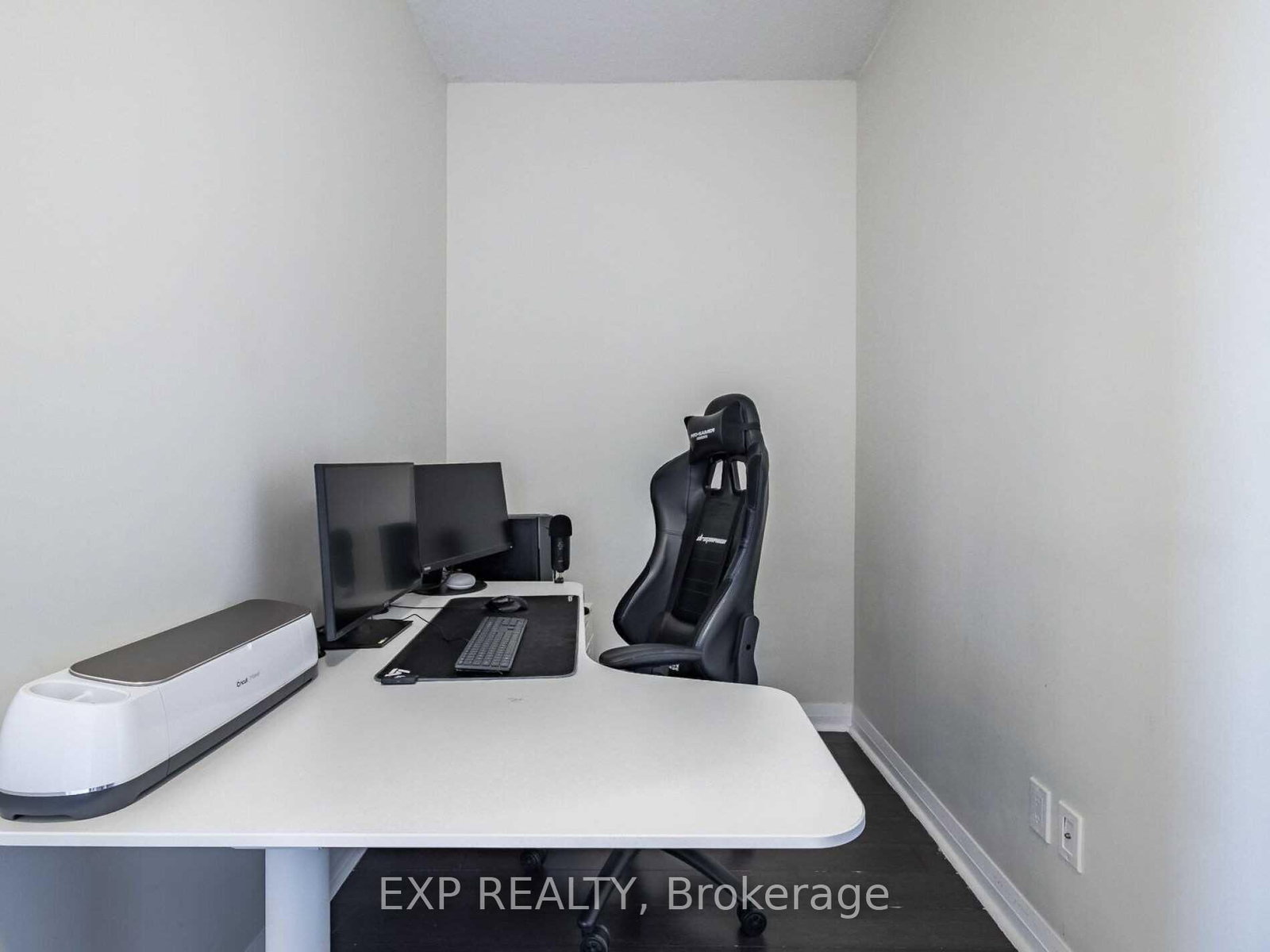 75 Eglinton Avenue W, Unit 2005 - Photo 12