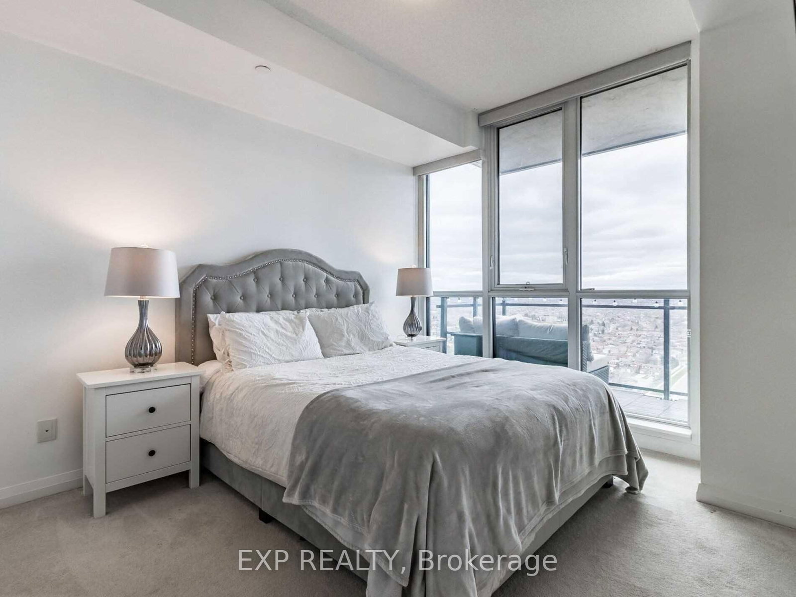 75 Eglinton Avenue W, Unit 2005 - Photo 8