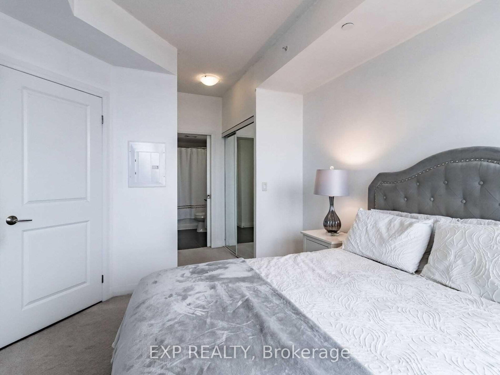 75 Eglinton Avenue W, Unit 2005 - Photo 9