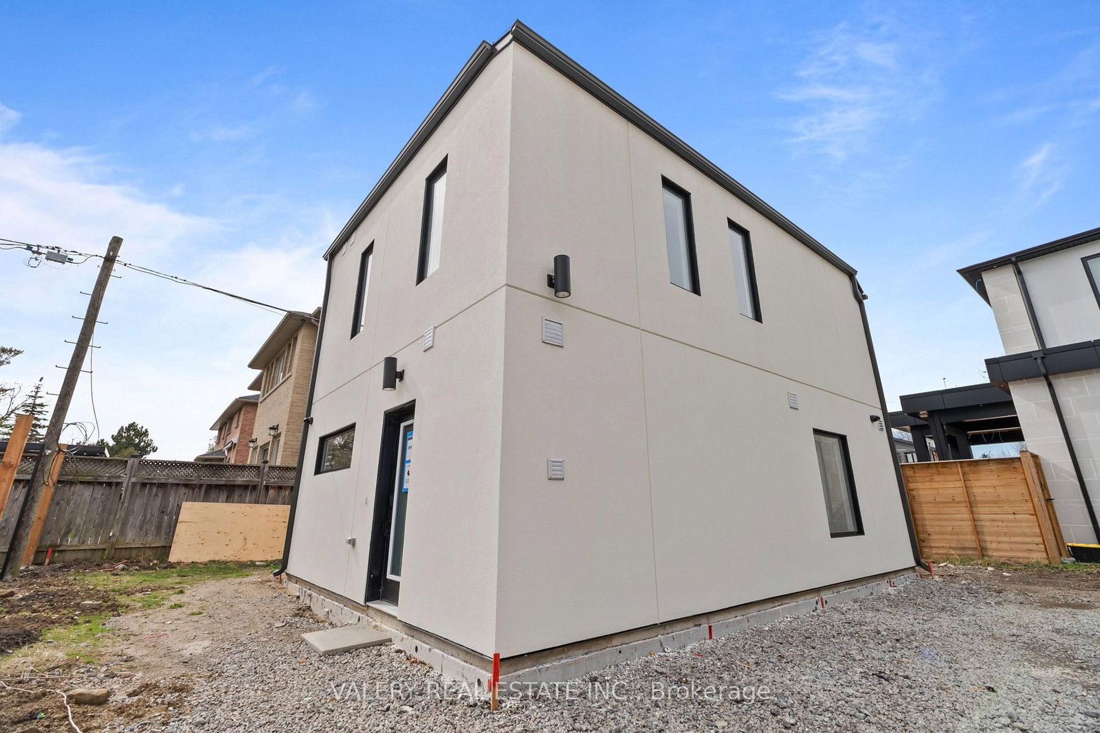 15 Acorn Avenue, Unit 5 - Photo 22