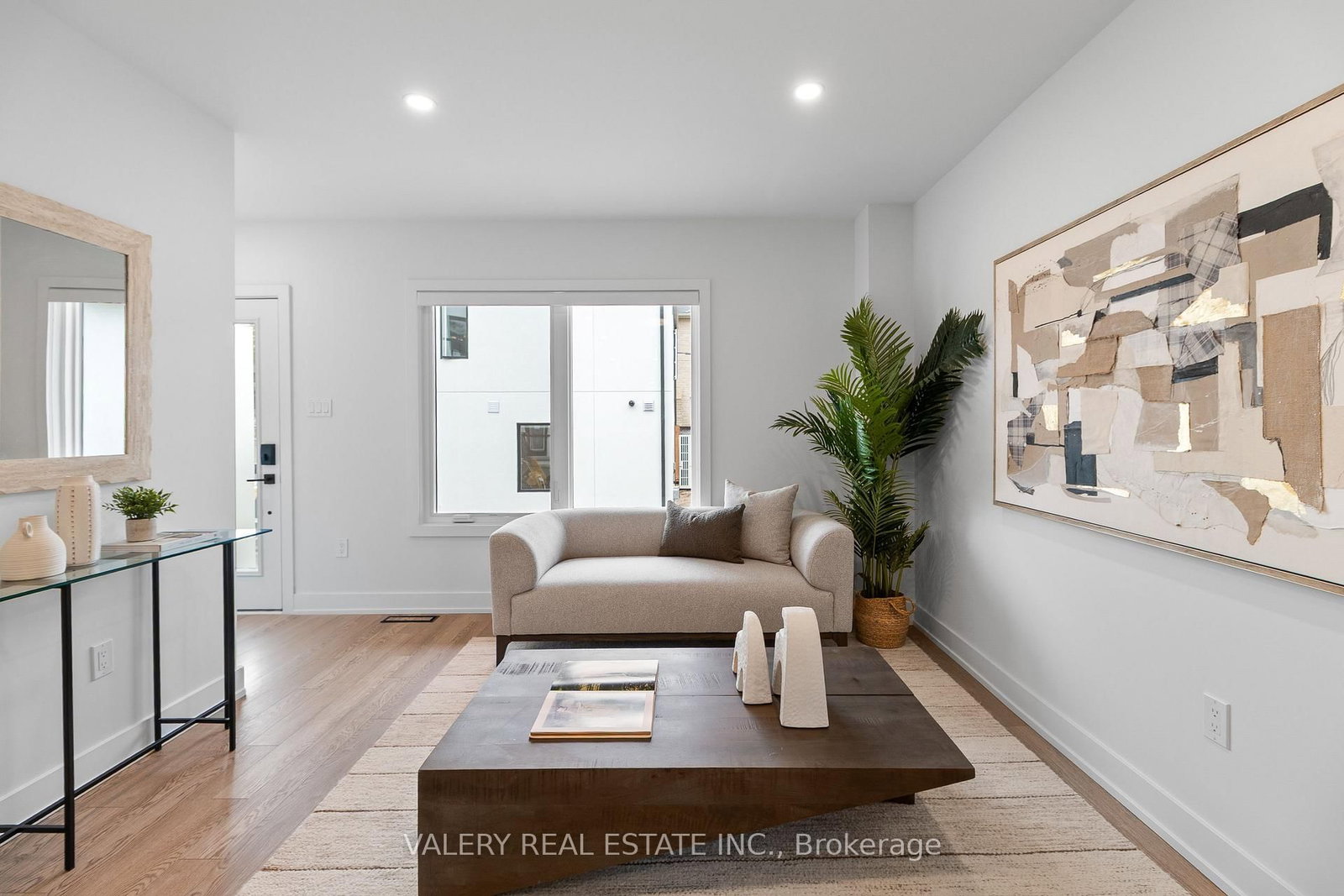 15 Acorn Avenue, Unit 5 - Photo 9