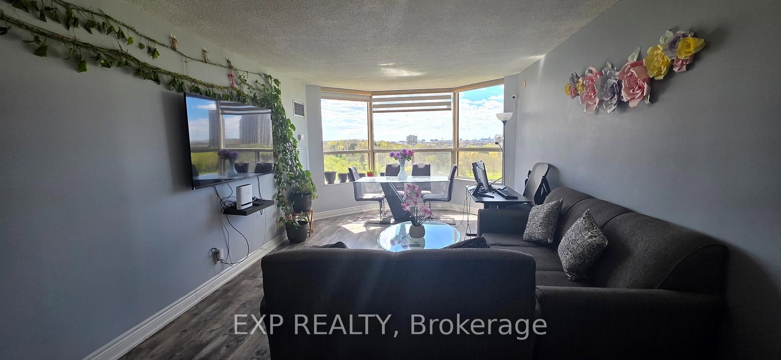 6 Humberline Drive, Unit 621 - Photo 2