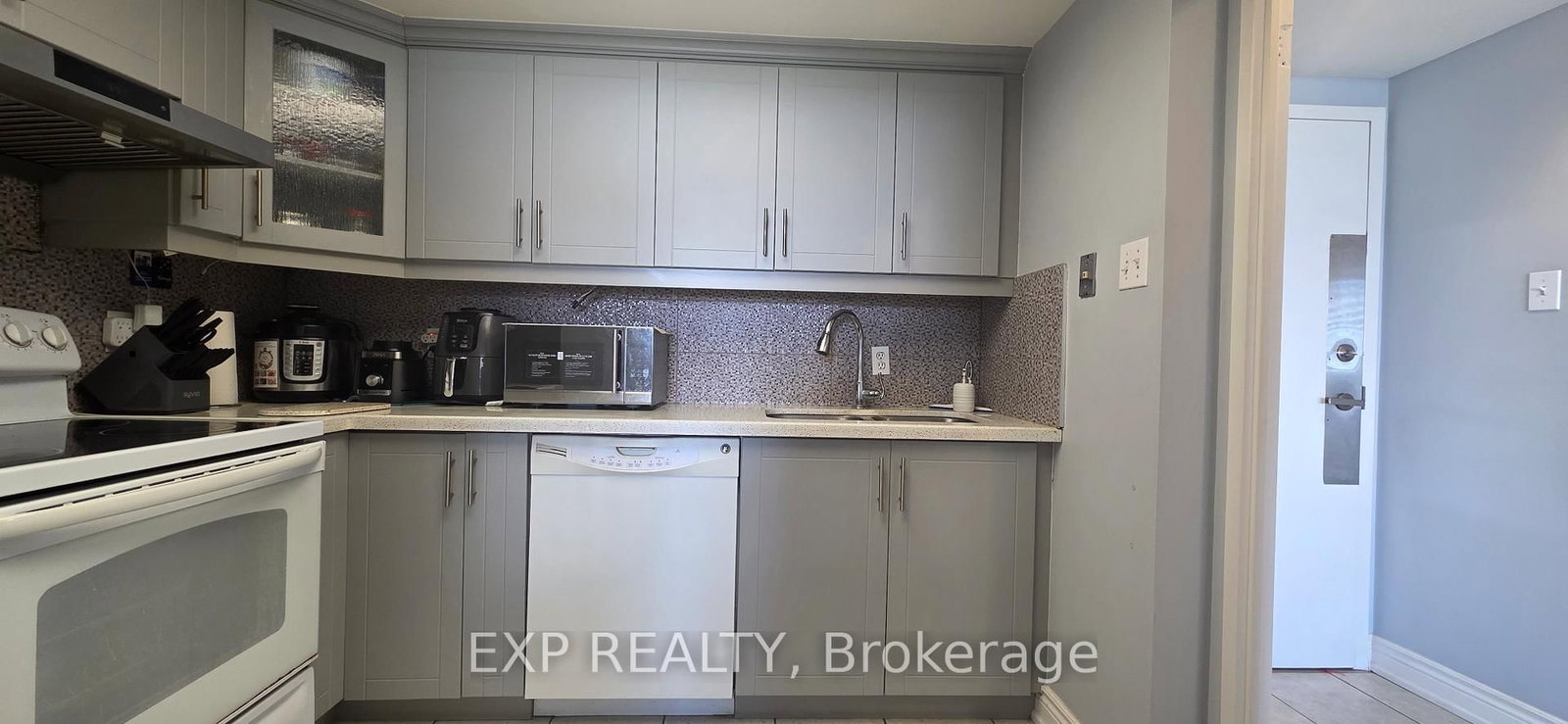 6 Humberline Drive, Unit 621 - Photo 20