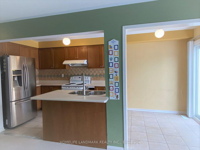 2 - 1575 South Parade Court