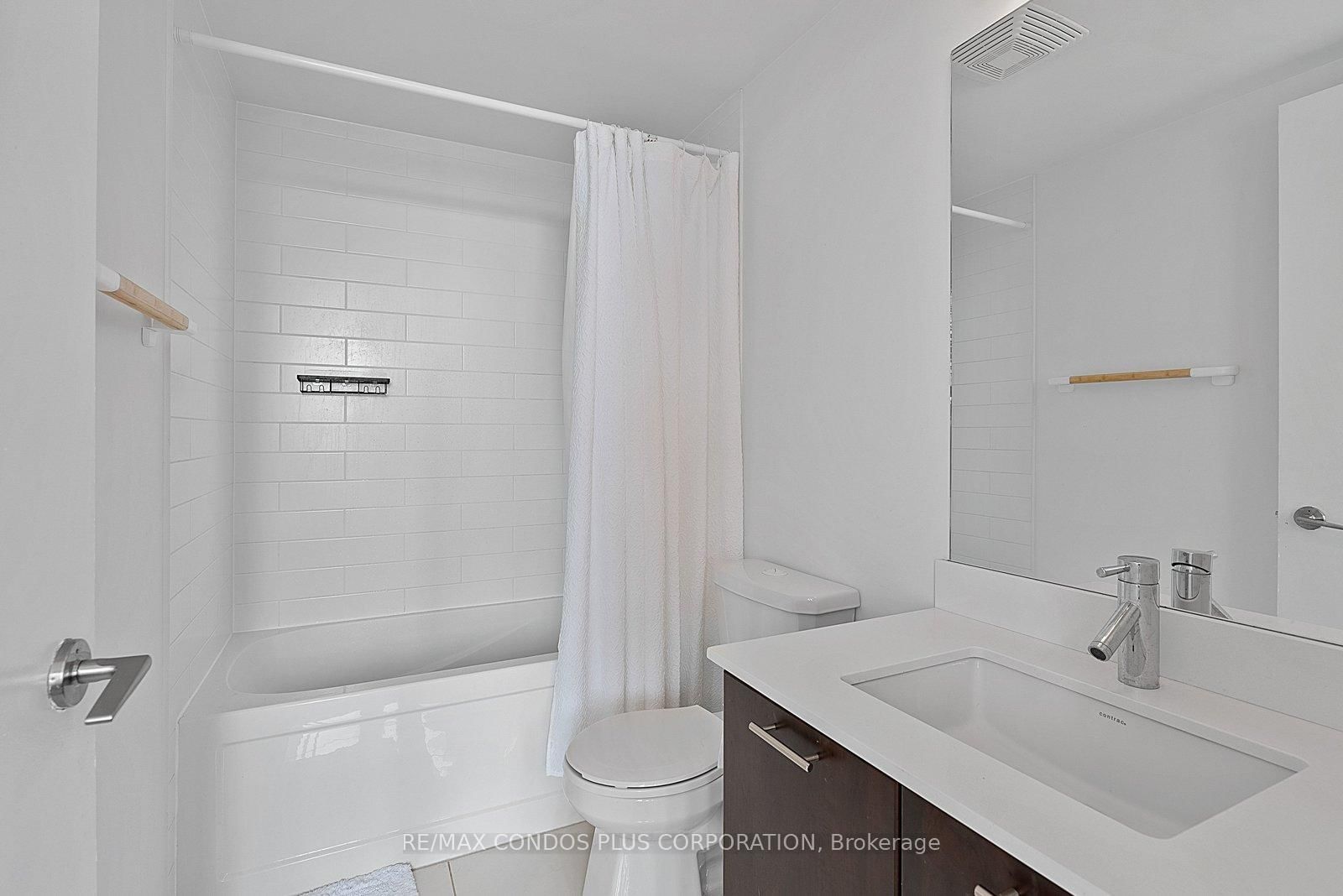 2212 W Lakeshore Boulevard • #3206 • Toronto, ON photo 12