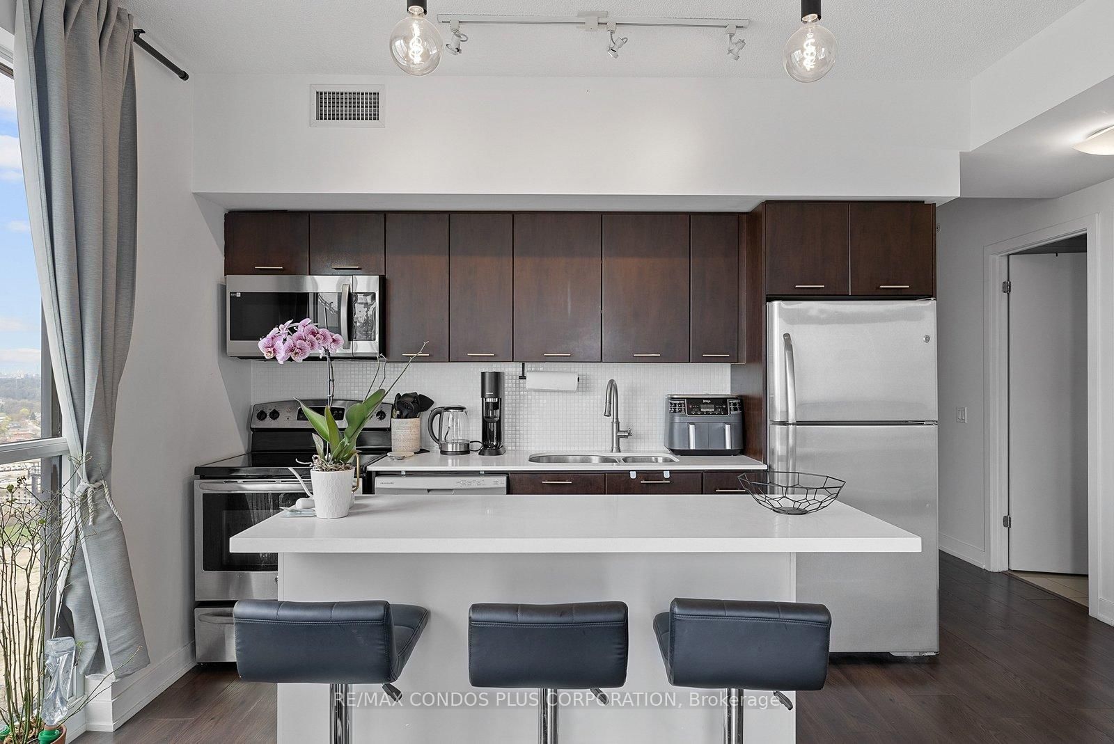 2212 Lakeshore Boulevard W, Unit 3206 - Photo 8