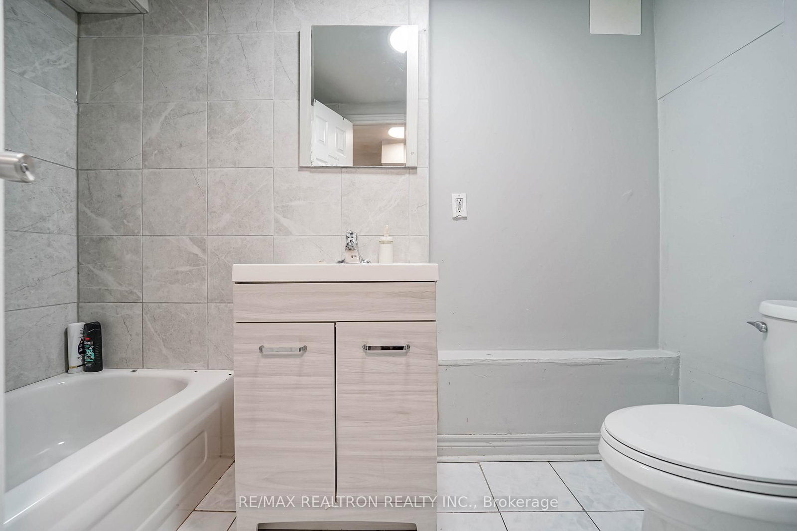 47 Greendale Avenue, Unit Lower - Photo 5