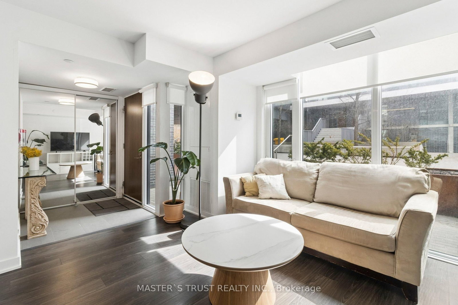 160 Flemington Road E, Unit TH109 - Photo 7