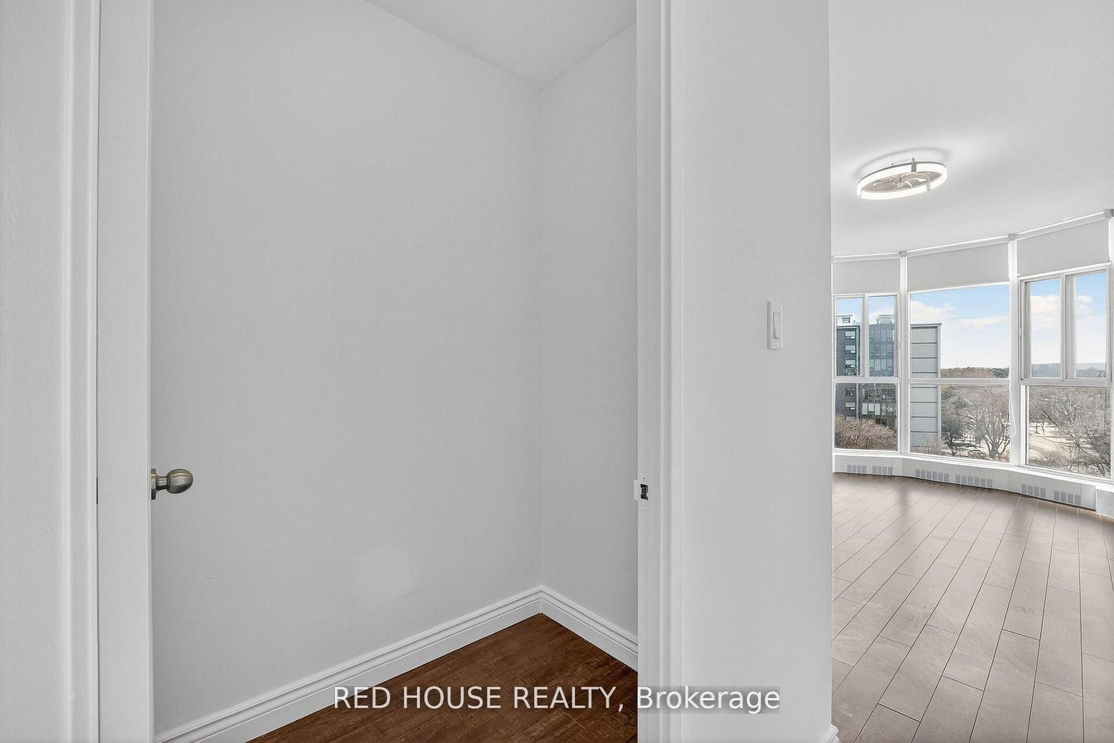 5250 Lakeshore Road, Unit 809 - Photo 25