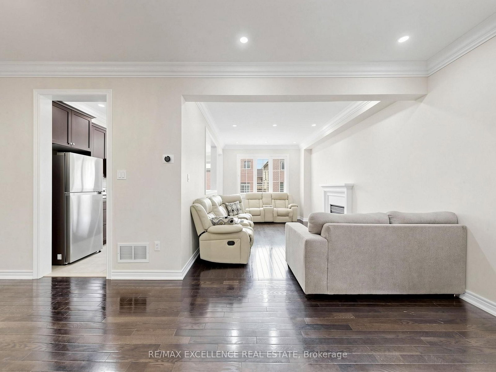 61 Campwood Crescent - Photo 4