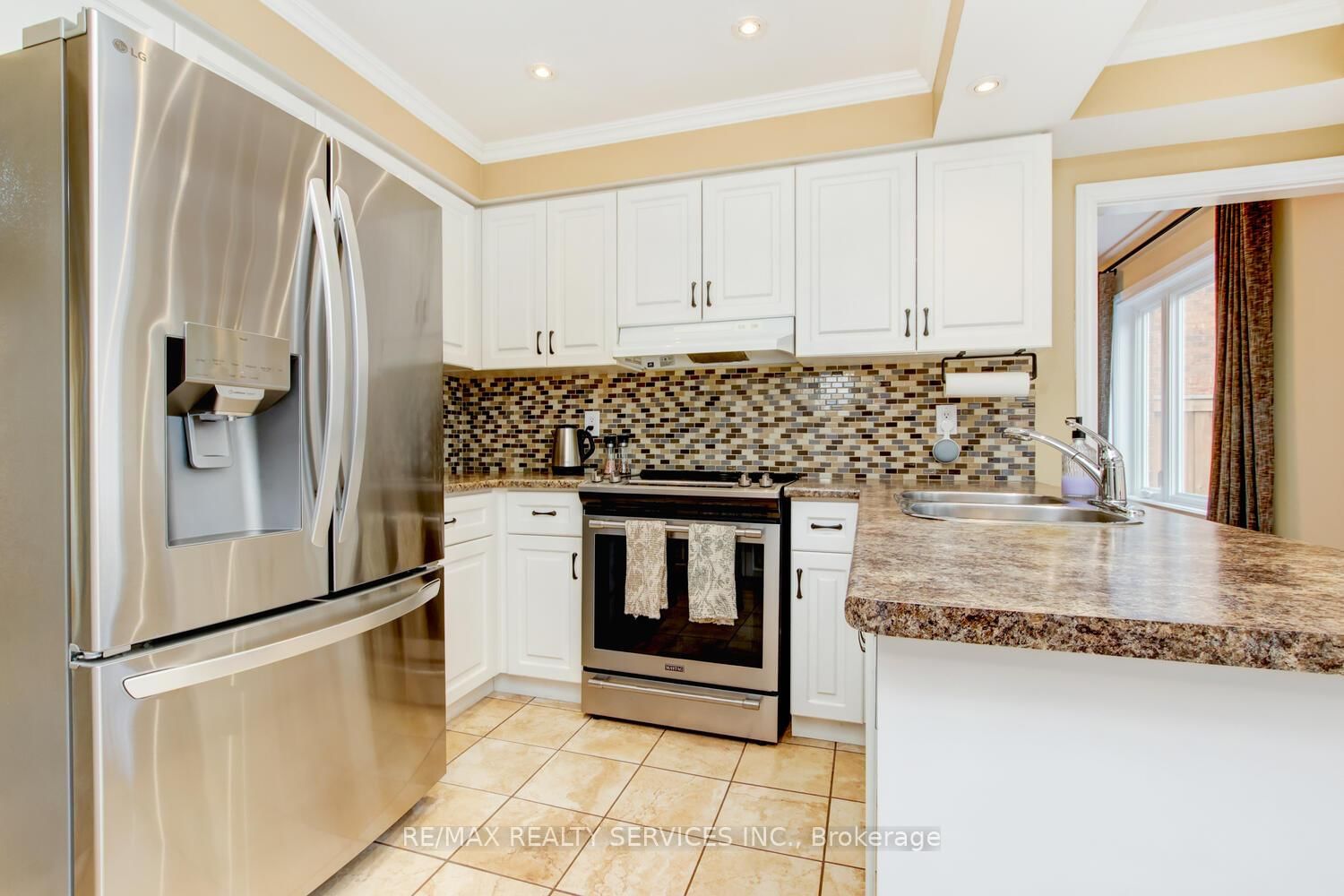 28 Chickadee Crescent - Photo 8