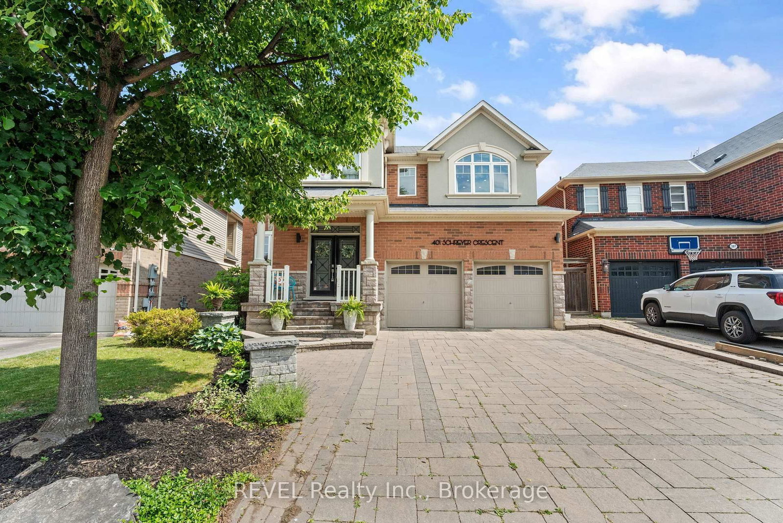 401 Schreyer Crescent • Milton, ON photo 2