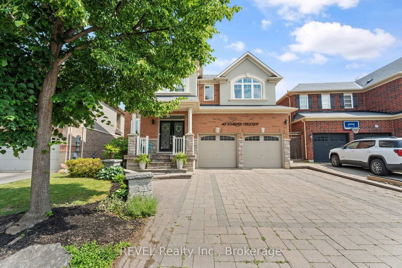 401 Schreyer Crescent