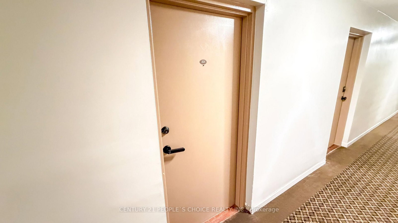 2485 Woking Crescent, Unit 201 - Photo 5