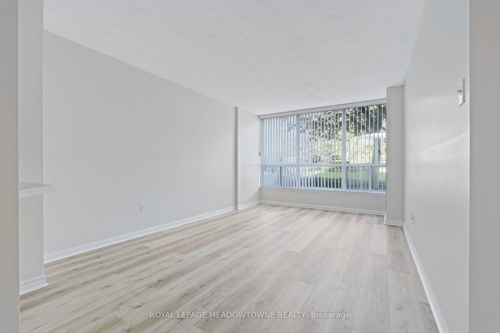 10 Laurelcrest Street, Unit 104 - Photo 14