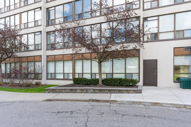 104 - 10 Laurelcrest Street