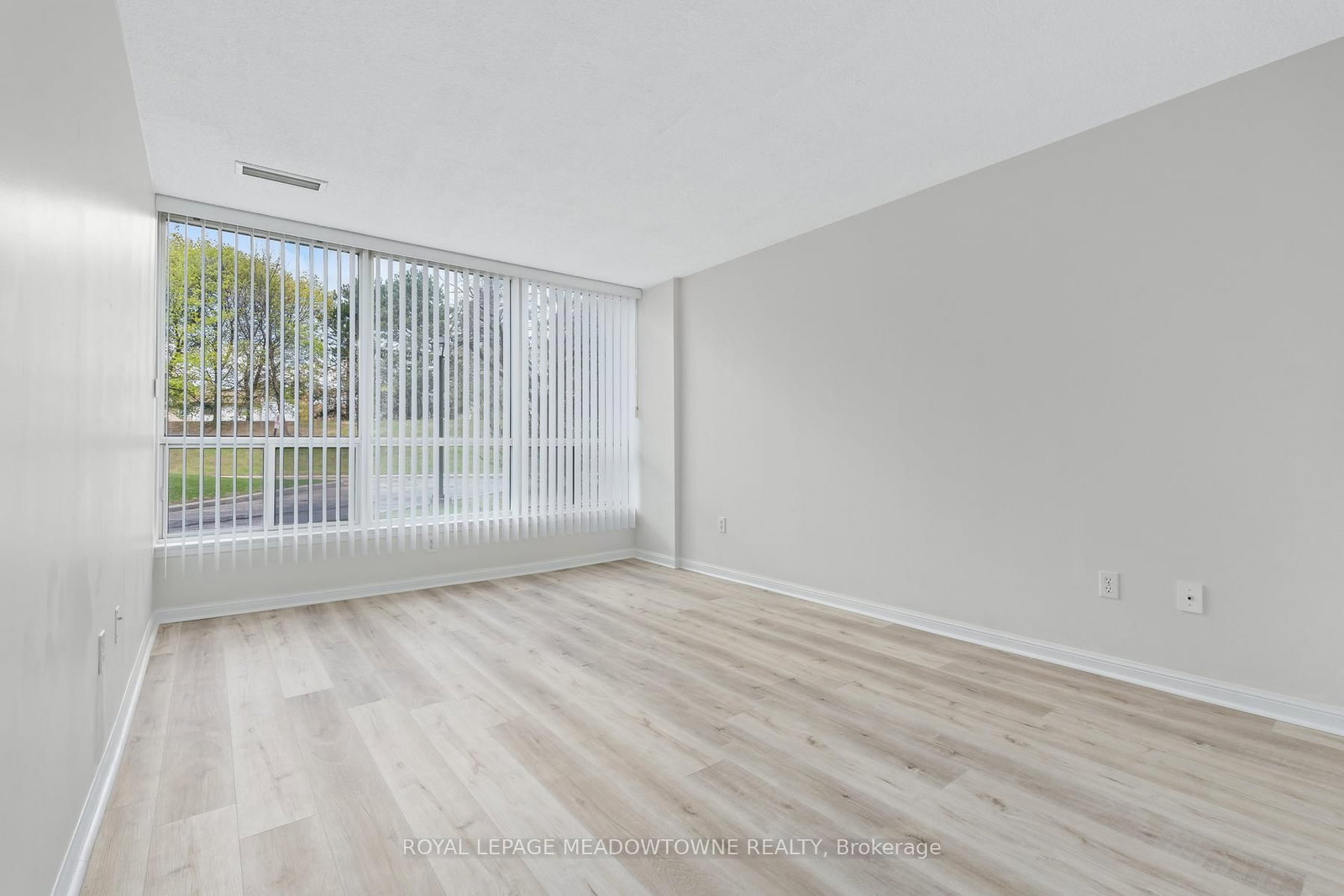 10 Laurelcrest Street, Unit 104 - Photo 24
