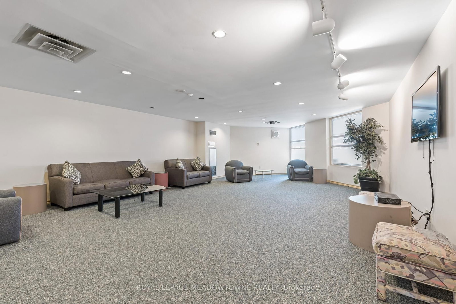 10 Laurelcrest Street, Unit 104 - Photo 30
