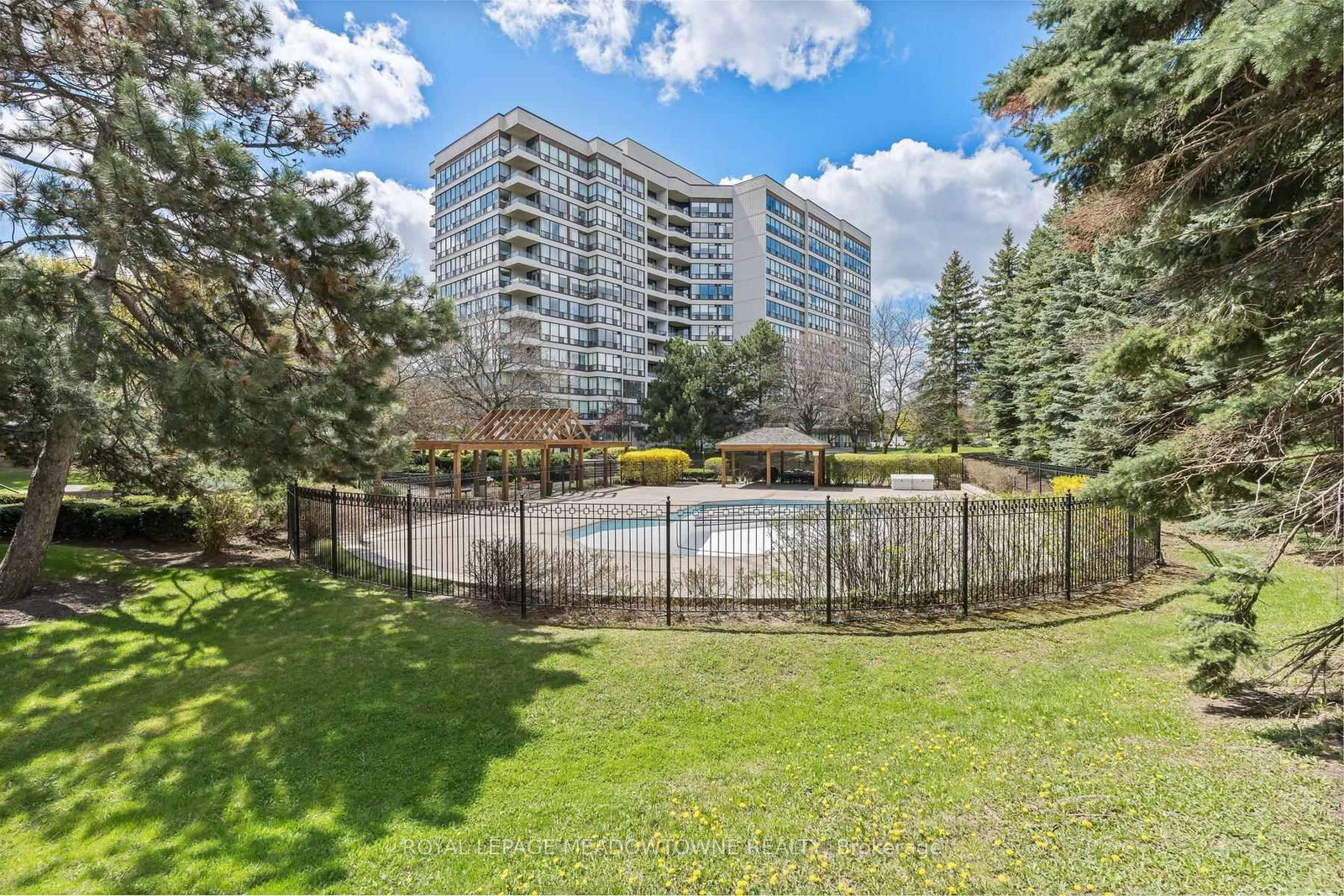 10 Laurelcrest Street, Unit 104 - Photo 34